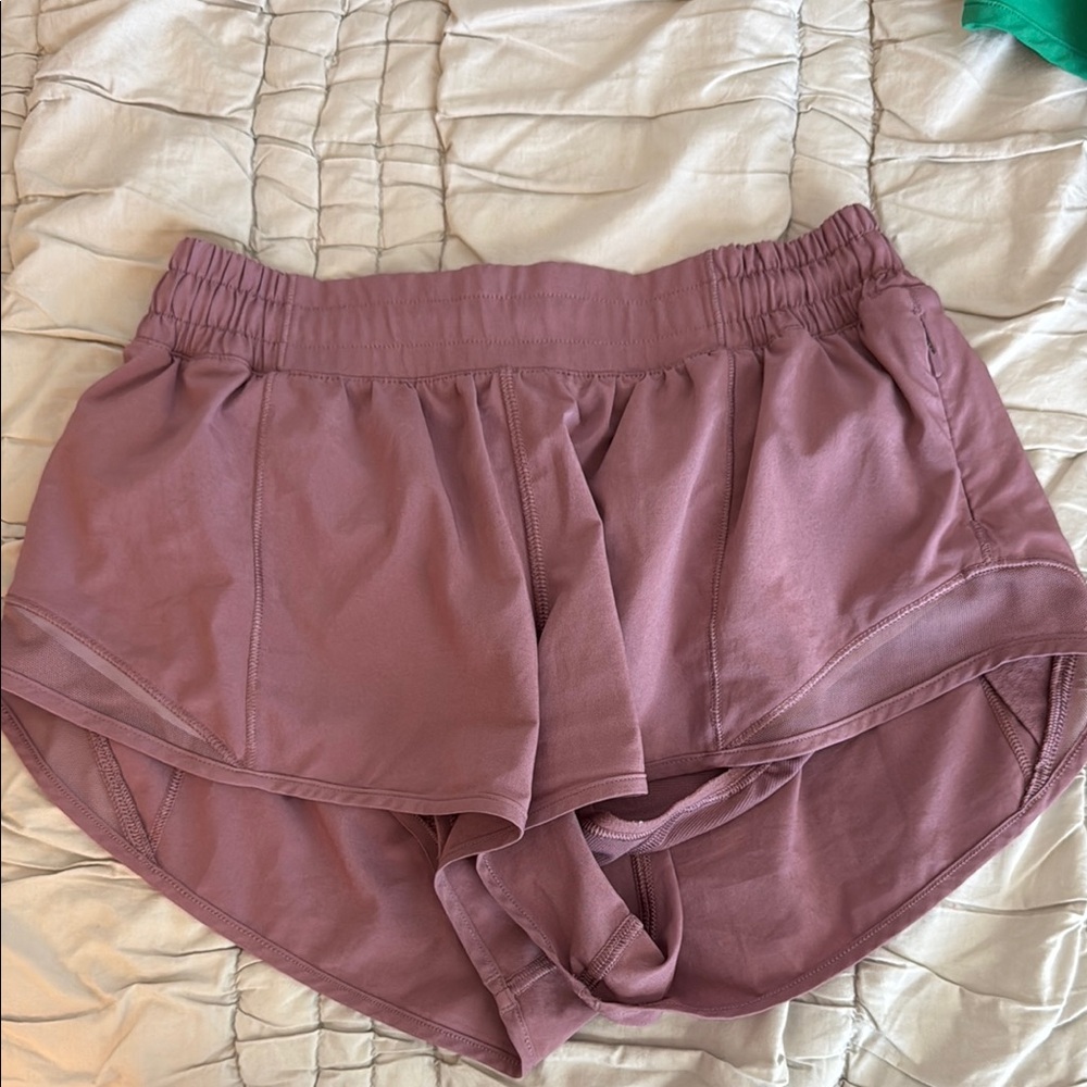 Lululemon Hotty Hot low Rise 2.5 shorts